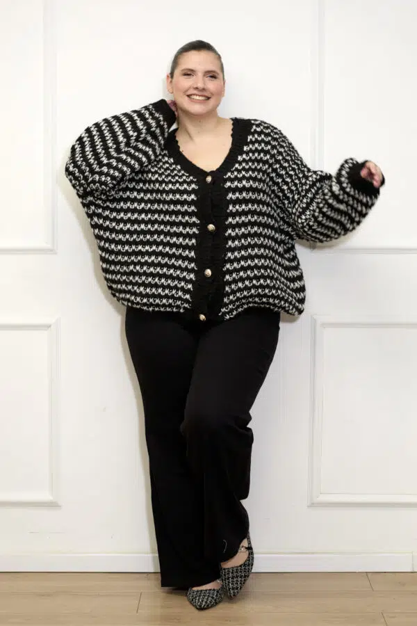 IV PR8372 NOIR (2)