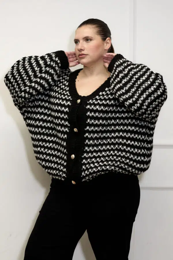 IV PR8372 NOIR (4)