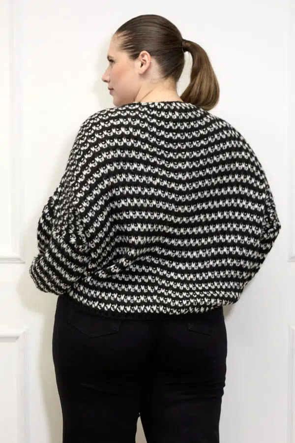 IV PR8372 NOIR (5)