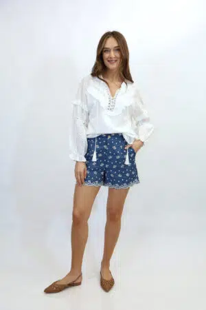 חולצה עם רקמה Maddy | לבן