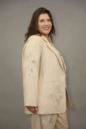 בלייזר קלאסי Noemi | בז