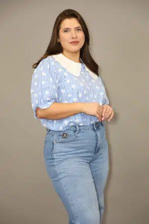 חולצה צווארון תחרה Eliana | כחול