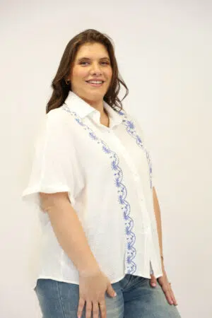 חולצה רקמה Lynn | לבן