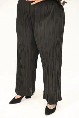 מכנסיים לוז Edna | שחור