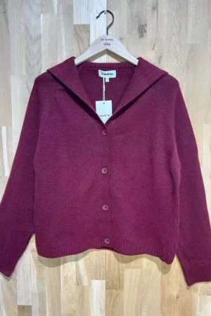 קרדיגן בסריגה עדינה Lola | בורדו – INAP-AR968-BORDO