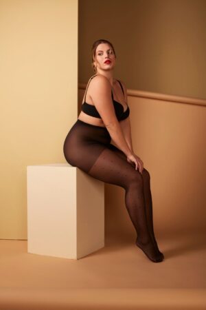 גרביונים מעוצבים דינה | שחור – H3-4022-BLACK