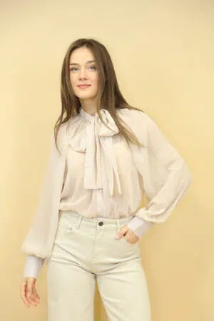 חולצת שיפון אלגנטית Iris | בז
