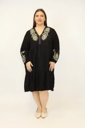 שמלה עם תחרה Marie | שחור – CHR-D07-BLACK