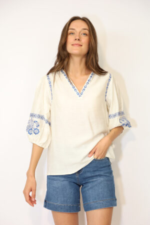חולצה עם רקמה Denise | בז – ML-M1303-2196-BEIGE